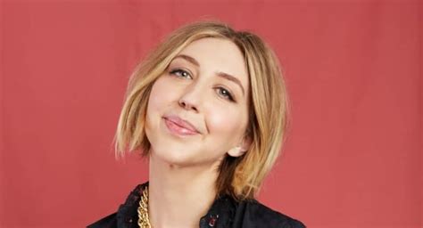 Heidi Gardner Height, Weight, Body Measurements,。